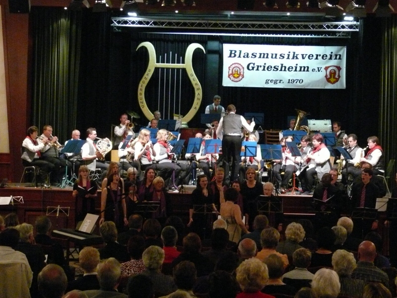 05.11.2011: Blech trifft Stimme  4. Konzert mit dem Blasmusikverein